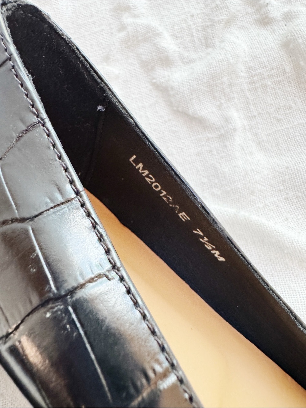 Aquatalia Judie Luxe Croc
Embossed Flat Size 7.5 New - Picture 7 of 8
